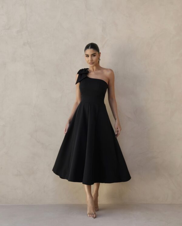 Vestido Midi Ombro Só com Laço