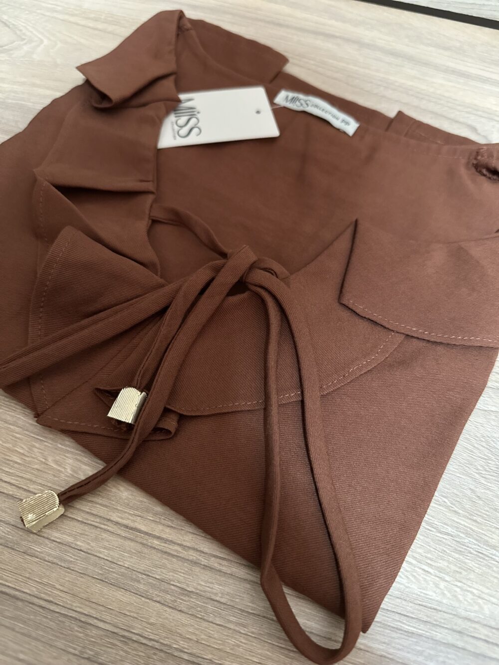 Blusa Decote V Babado sem Manga Collection - Imagem 2