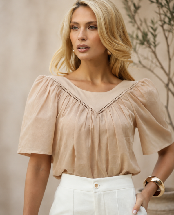 Blusa com Renda Manga Princesa
