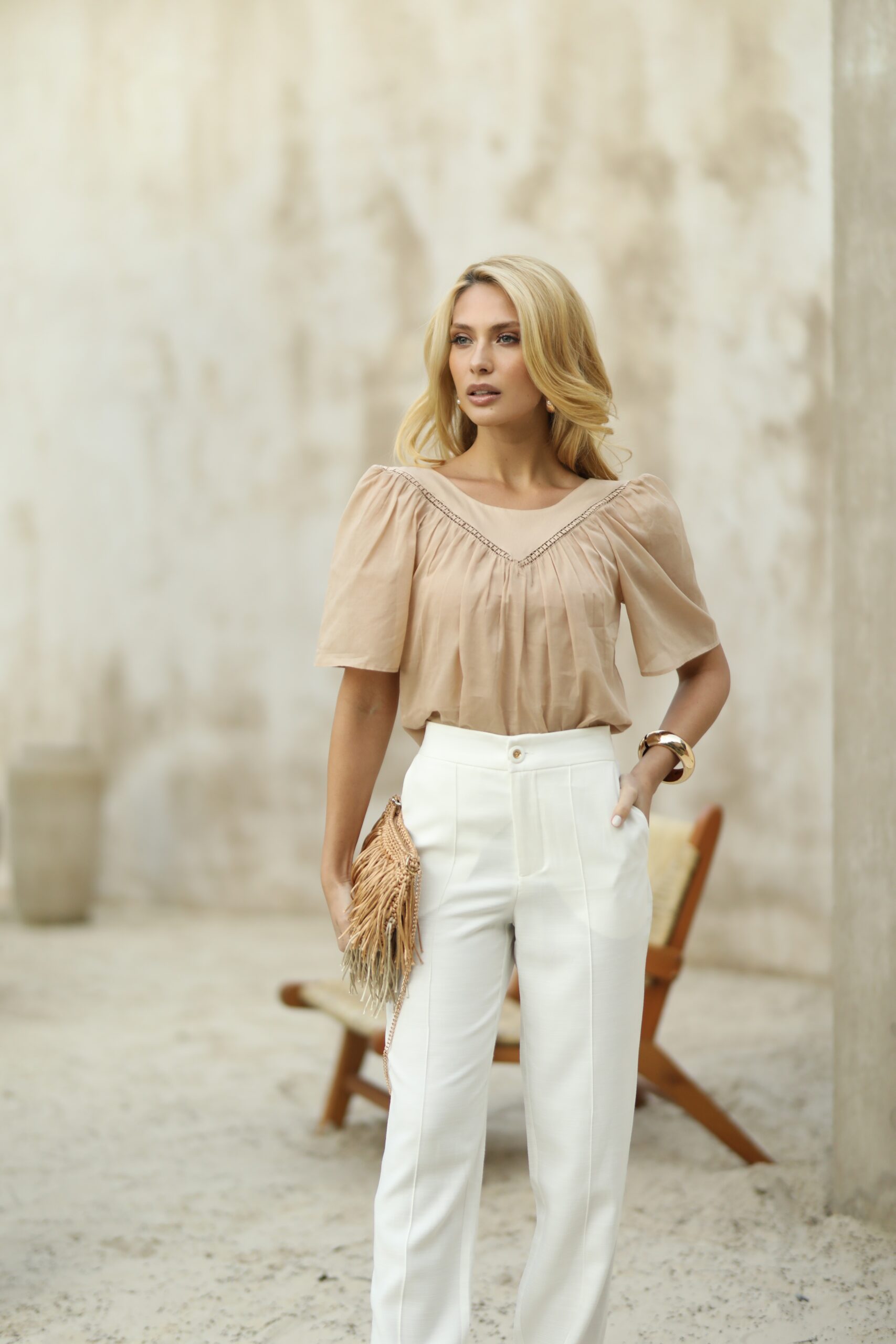 Blusa com Renda Manga Princesa