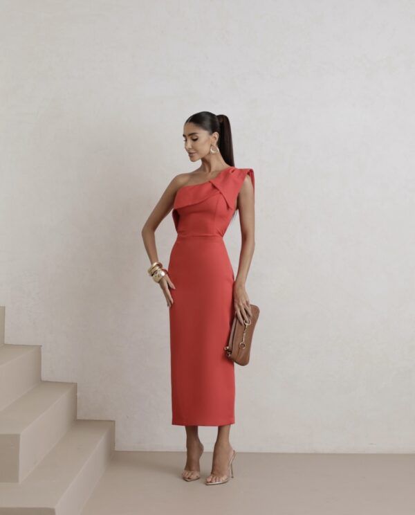 Vestido Midi Reto Ombro Só com Dobra no Busto