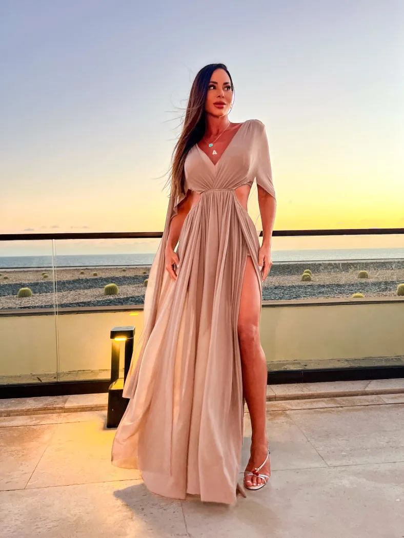 Vestido Longo em Tule Decote V