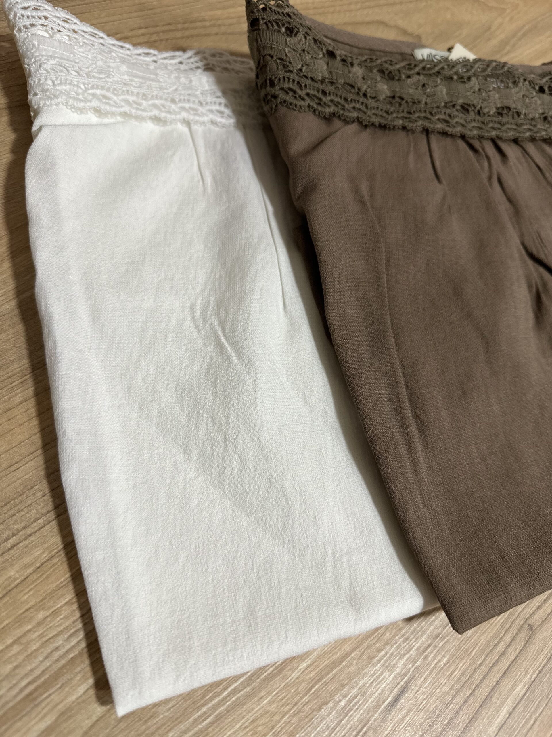 Blusa Viscolinho com Renda Decote Reto - Imagem 2