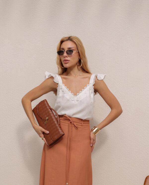 Blusa Viscolinho Decote V com Renda