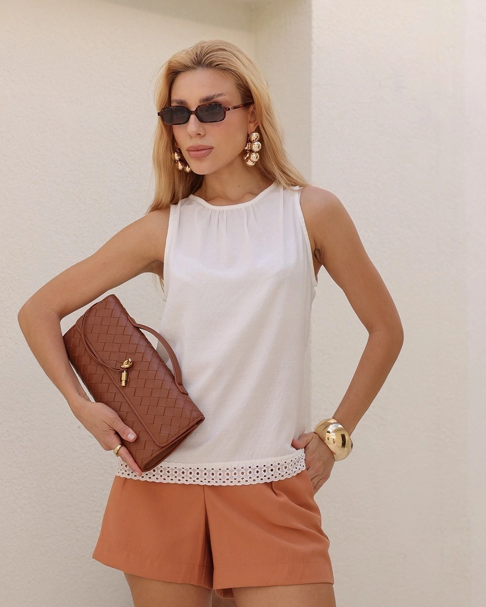 Blusa Regata Viscolinho com Renda