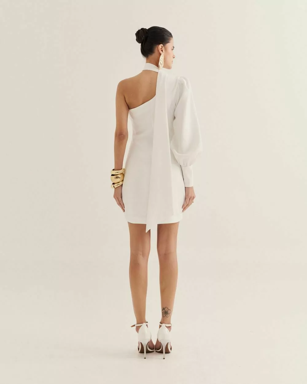 Vestido Curto Ombro Só com Faixa - Imagem 3