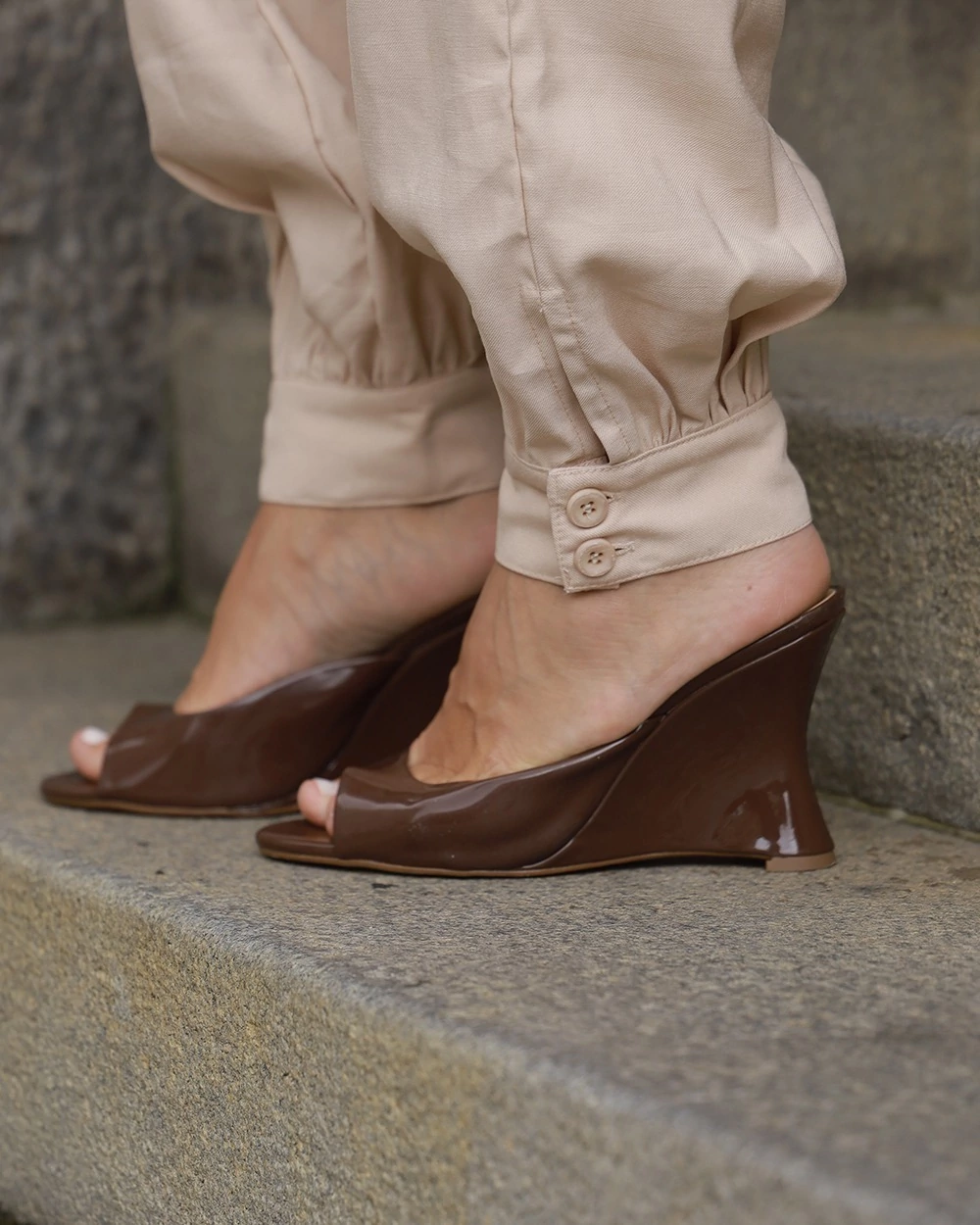 Calça com Punho em Alfaiataria Flat Ice - Imagem 4